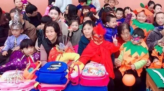 七色光开阳科苑园举办万圣节活动