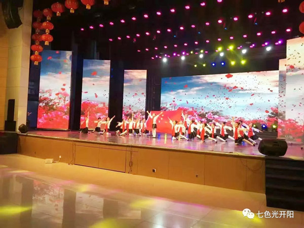七色光艺术中心舞蹈《红梅赞》应邀参加2017河北少儿春晚节目录制