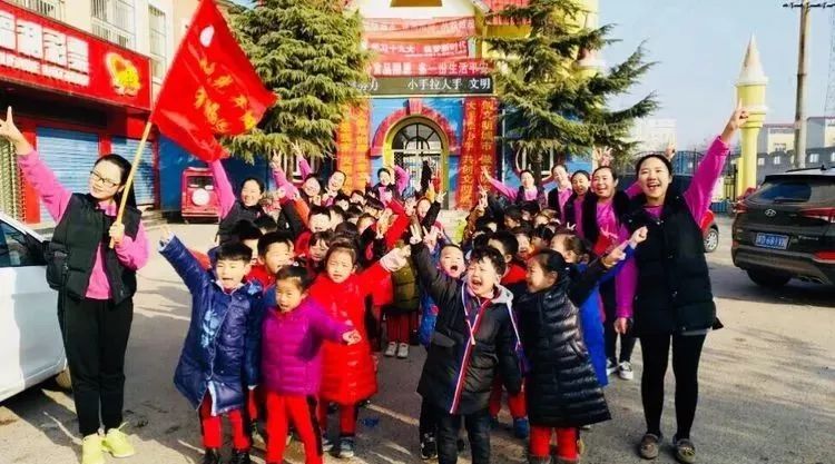 世界问候日——七色光开阳有所为园节日活动之一