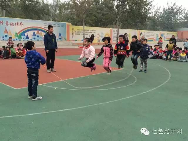 【七色光第三小学】“绳”采飞扬 跳出健康