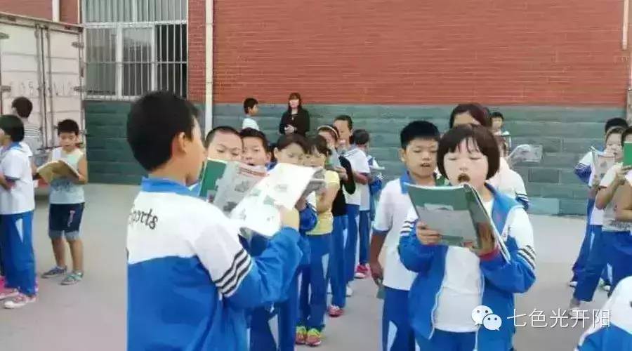 【七色光第一小学】校园风景线----晨读