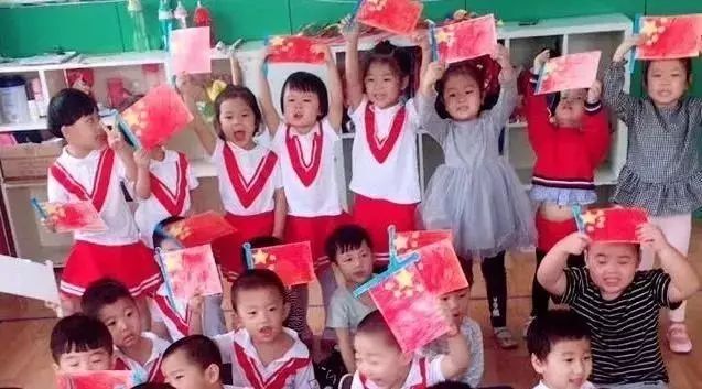 七色光开阳武安科苑园开展“迎中秋，庆国庆，我爱祖国妈妈”系列活动